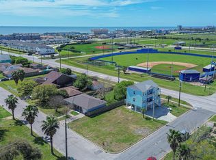 8029 Beluche Dr, Galveston, TX 77551