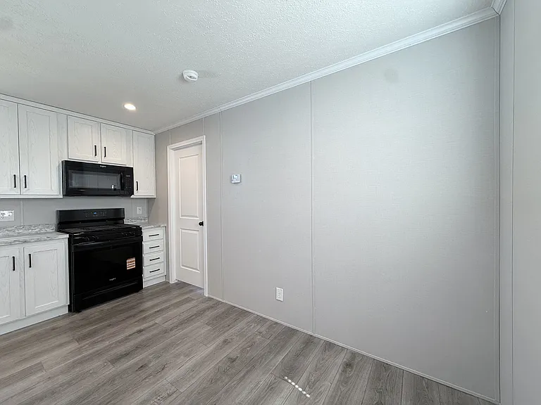 29800 Guilford Cir #152 — Photo 12