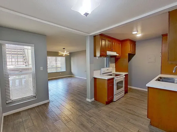 1040 W Macarthur Blvd APT 45, Santa Ana, CA 92707