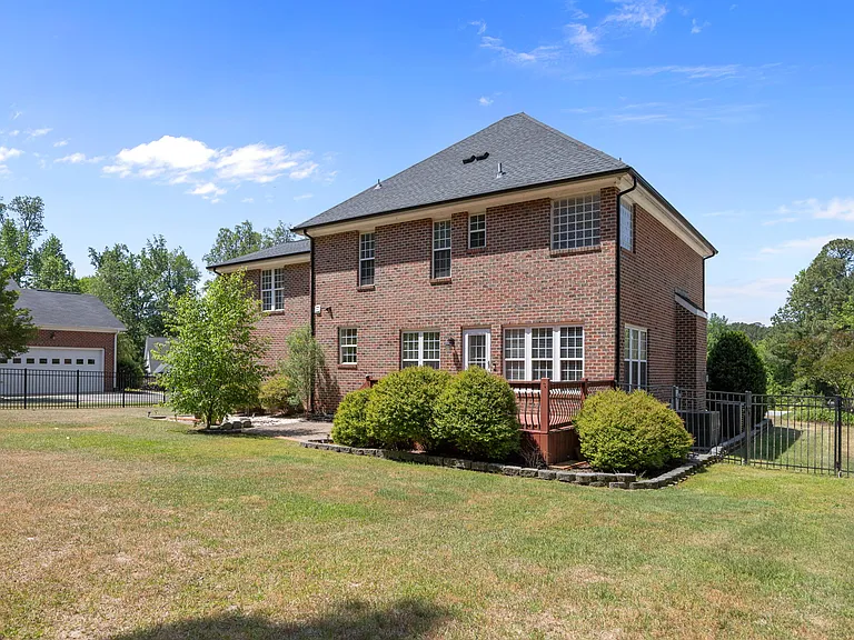 1325 Old Regent Dr — Photo 46