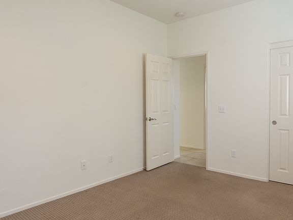 4th image of 42547 Camden Way