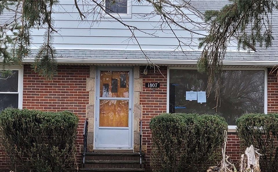 1st image of 1807 Skyline Dr