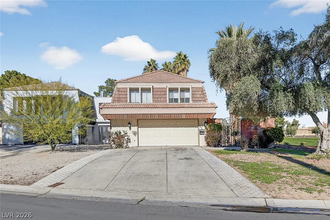 3 bed, 2.5 bath, 2127 sqft, $2,116 — Photo 1