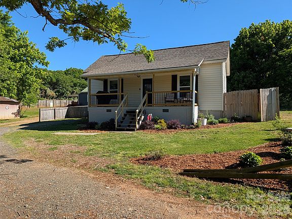 4th image of 3462 Roberta Rd
