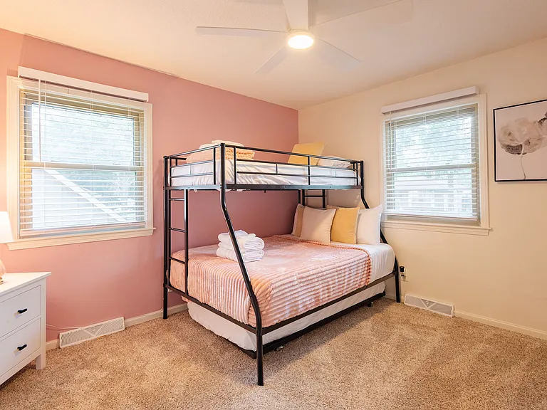 12809 Manchester Ave — Photo 19