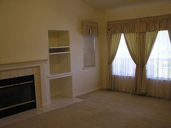 convenient bult-ins & plenty of windowss