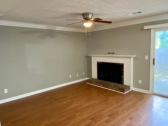 4th image of 1000 Huntington Trce SE