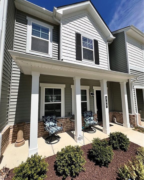 1st image of 223 Whiteside Rd