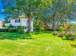 21 Maple Ave, Bethpage, NY 11714