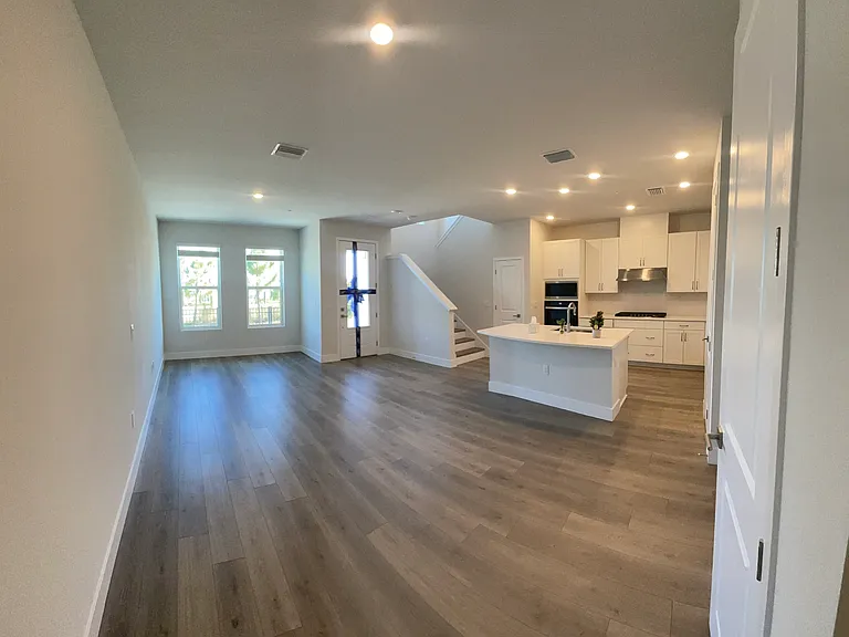 1704 Gem Ln — Photo 13