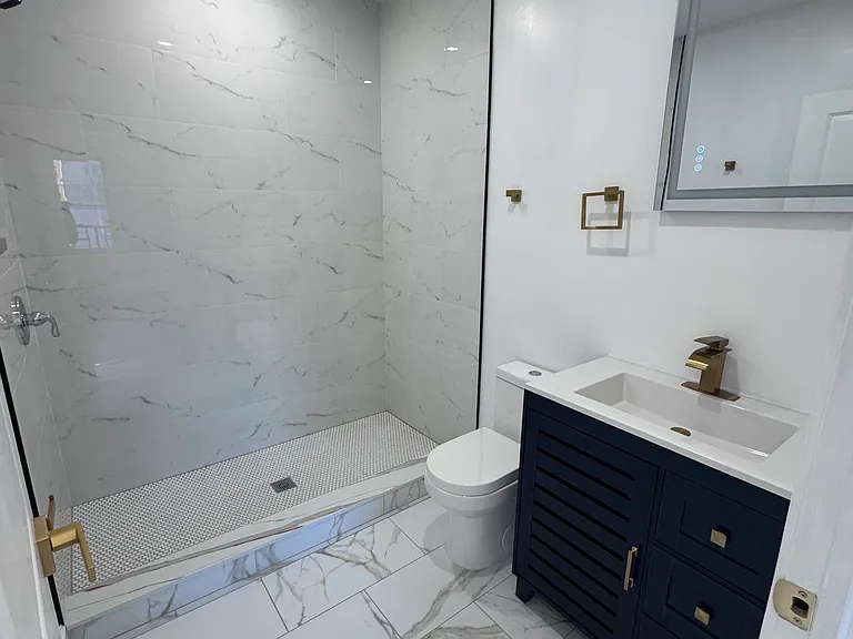 647 N 16th St #3 — Photo 12