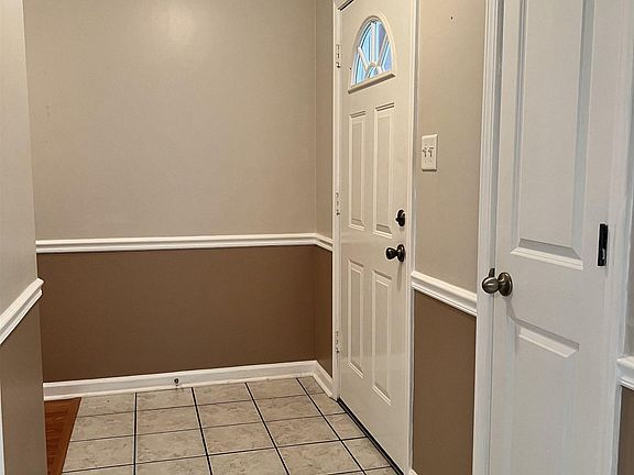 4th image of 98 Parkside Cv