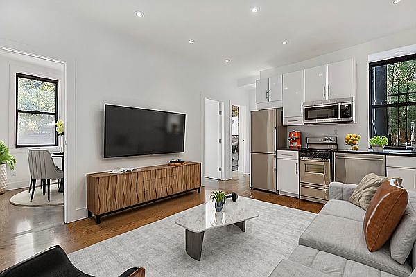 1st image of 205 Allen St APT 1