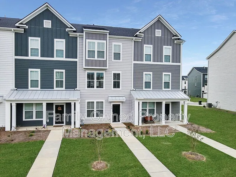 4 bed, 3.5 bath, 2070 sqft, $2,400 — Photo 1