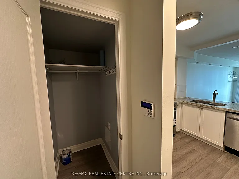 2121 Lake Shore Blvd W #816 — Photo 3