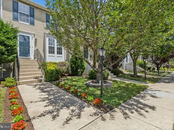 45453 Gable Sq, Sterling, VA 20164