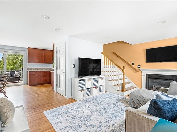 3rd image of 25 Gordon Rd