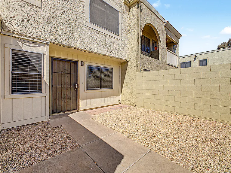 5847 N 48th Dr — Photo 30