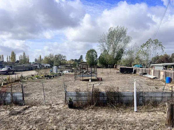 4421 Whistler Avenue, Santa Rosa, CA 95407