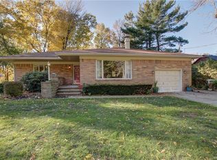 5404 Oakridge Dr, Hamburg, NY 14075