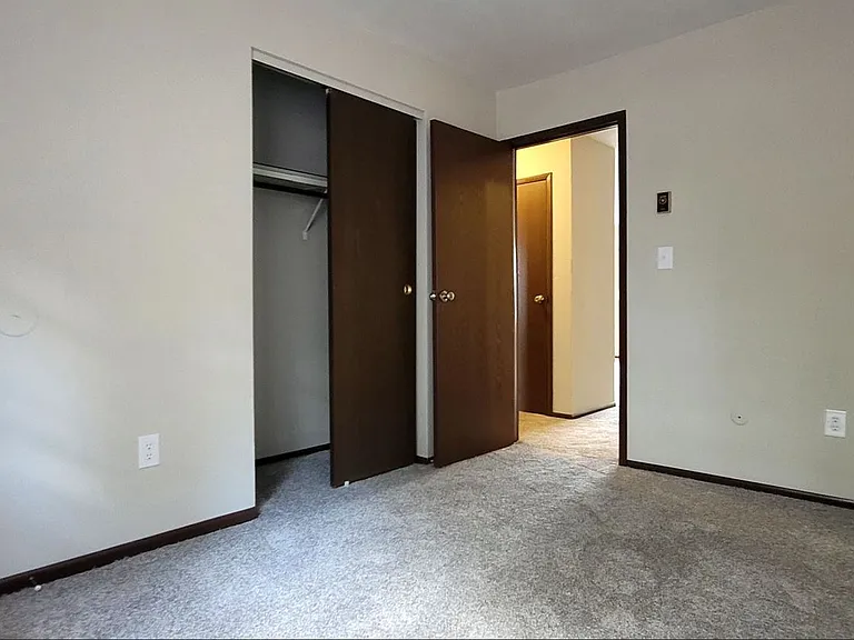 Sanlor Apartments — Photo 11