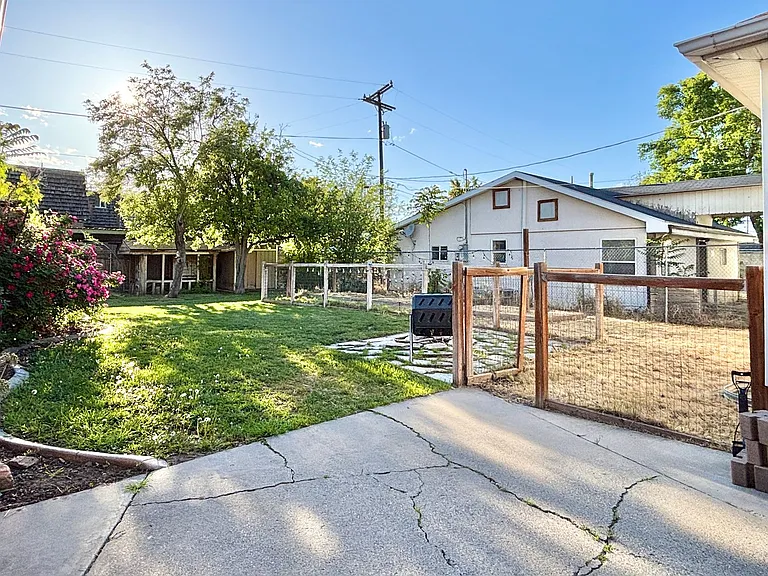1878 S Roberta St — Photo 15