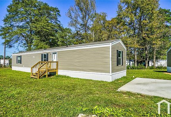 2nd image of 7 Oakwood Dr