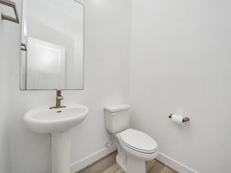 18716 Centro Main St #B — Photo 11