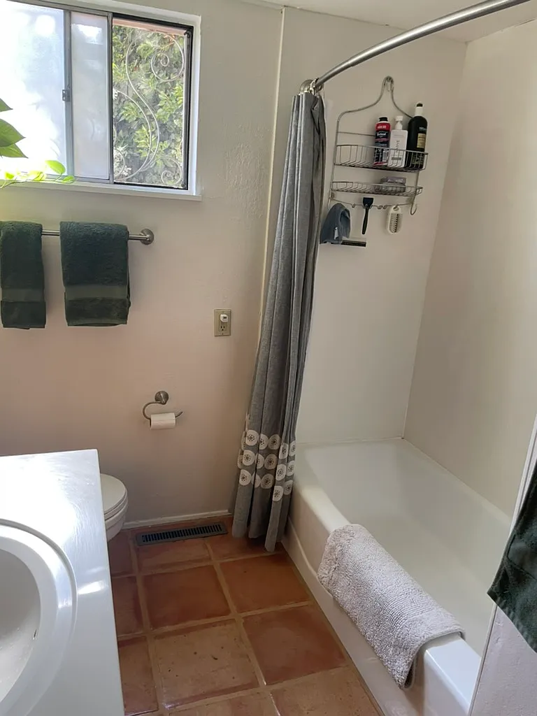 2 bed, 1000 sqft, $1,500 — Photo 4