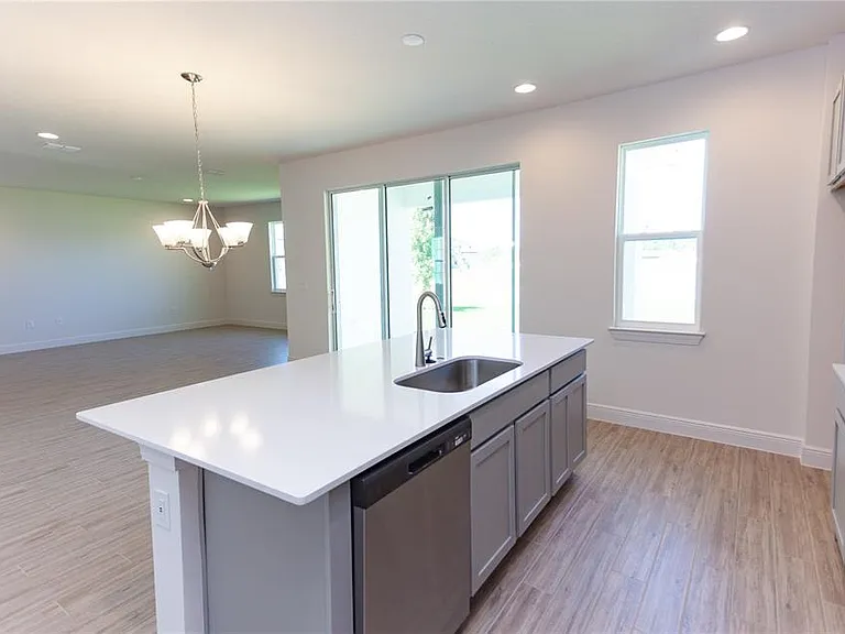 820 Lowood Ct — Photo 14
