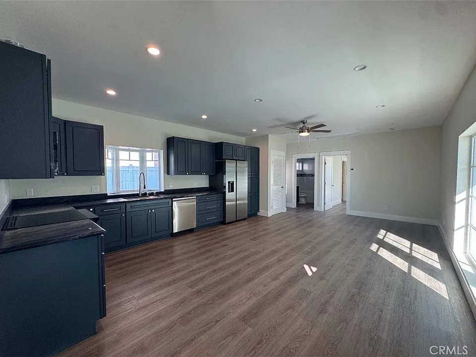 1319 Amapola Ave