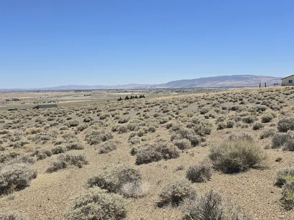 5600 Peek Ave, Silver Springs, NV 89429