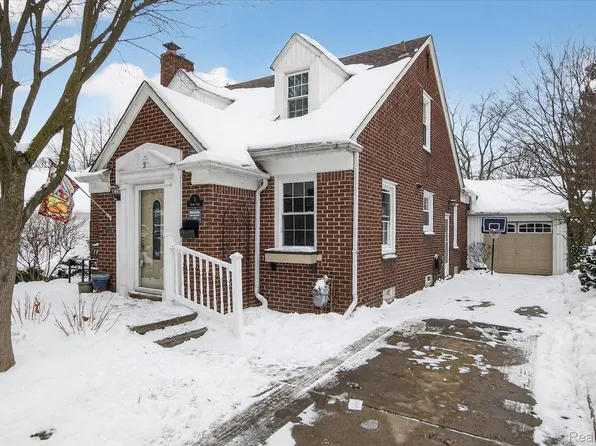 3 Adams Ln, Dearborn, MI 48120