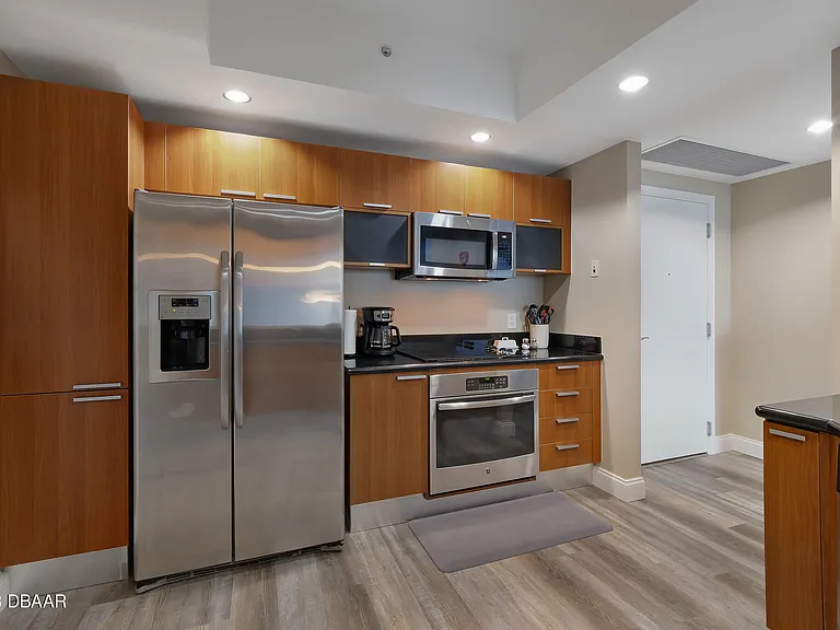 241 Riverside Dr #208 — Photo 13