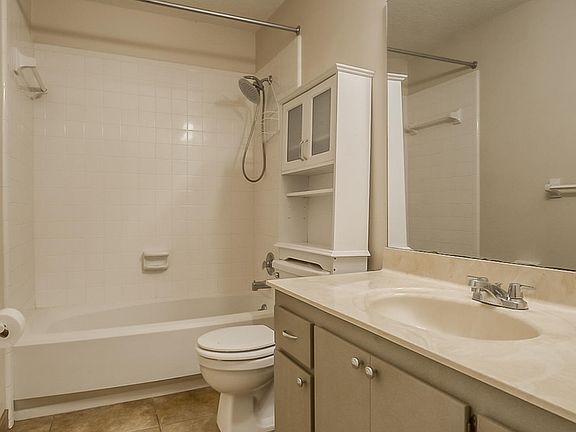 5th image of 3347 Donzi Way W