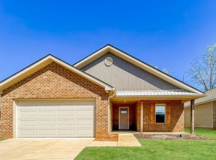16382 Pottery Ln, Moundville, AL 35474