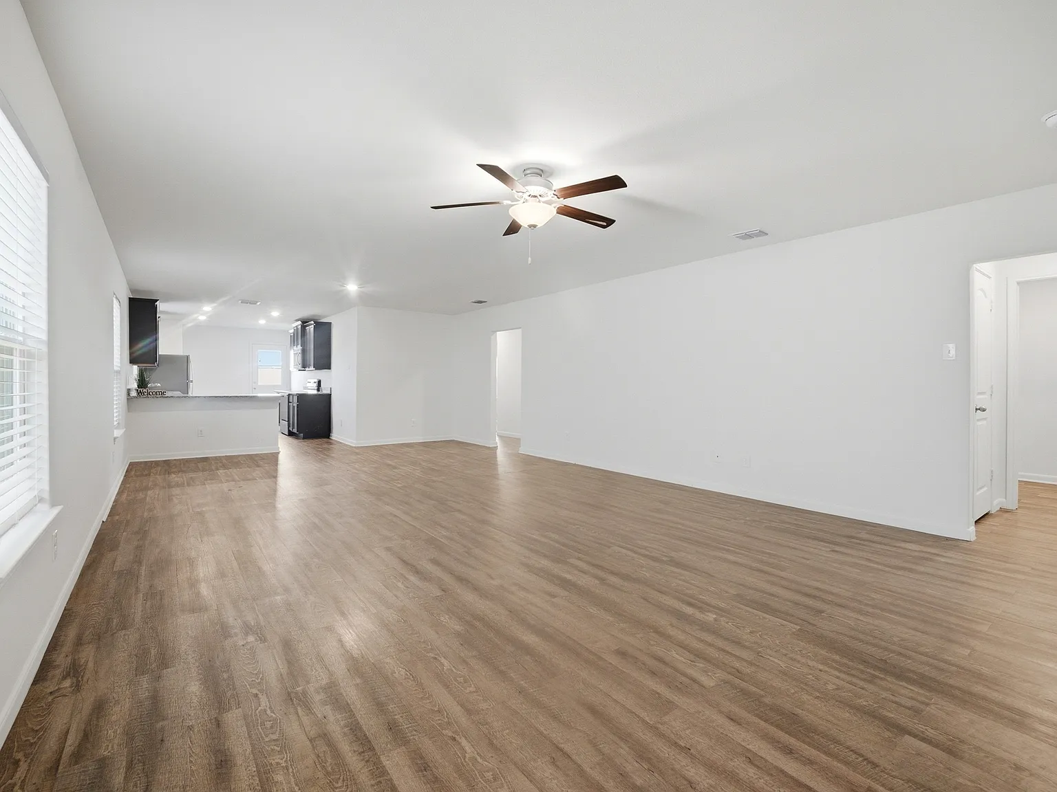 4 bed, 1794 sqft, $1,900 — Photo 2