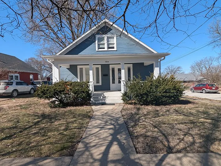 709 Pendleton Ave — Photo 31