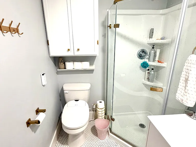 258 E Moody Ave — Photo 52