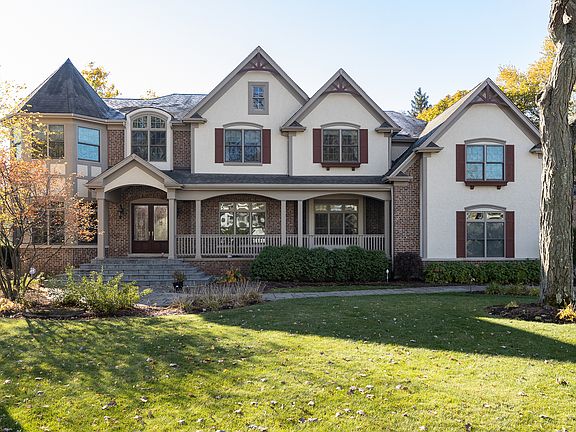 2nd image of 26W119 Mohican Dr