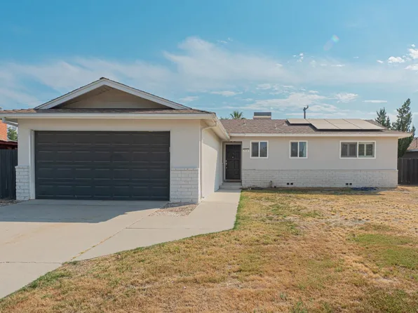 310 W Hazelwood Dr, Lemoore, CA 93245