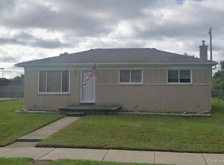 18220 Whalen Dr, Clinton Township, MI