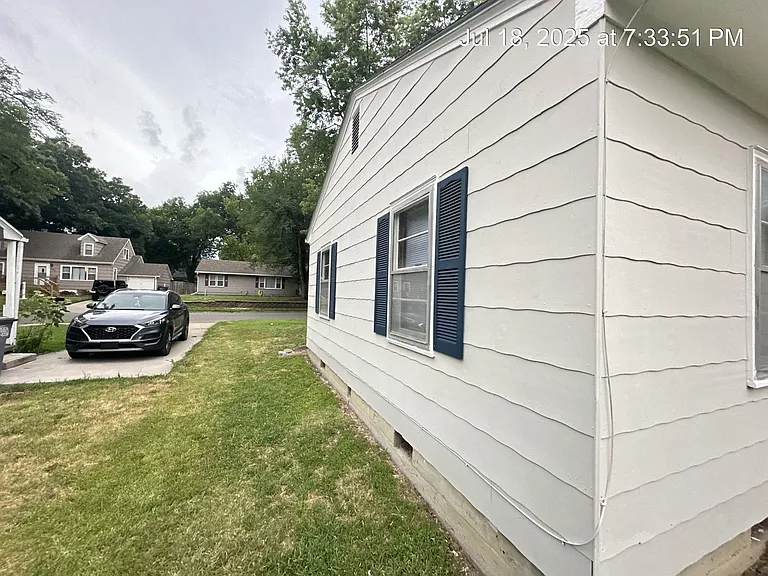 732 Elm St — Photo 12