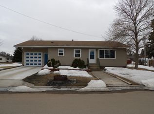 1219 9th St SW, Valley City, ND 58072