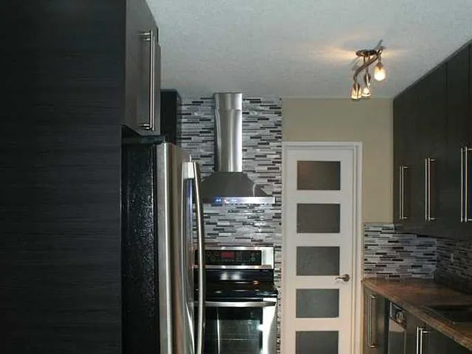 209 Surrey Gdns NW #1A photo 1