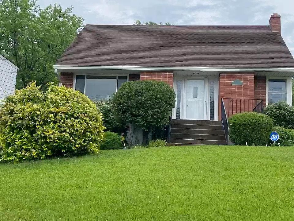 Easy living in quiet neighborhood.