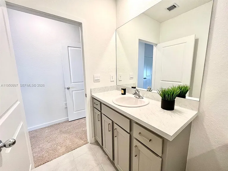 429 NE 12th Ave #0 — Photo 22
