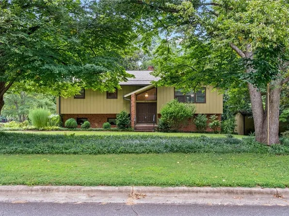 1601 Merrimon Pl, High Point, NC 27265