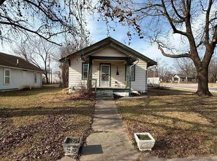 203 S High St, Eureka, KS 67045