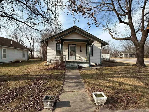 203 S High St, Eureka, KS 67045